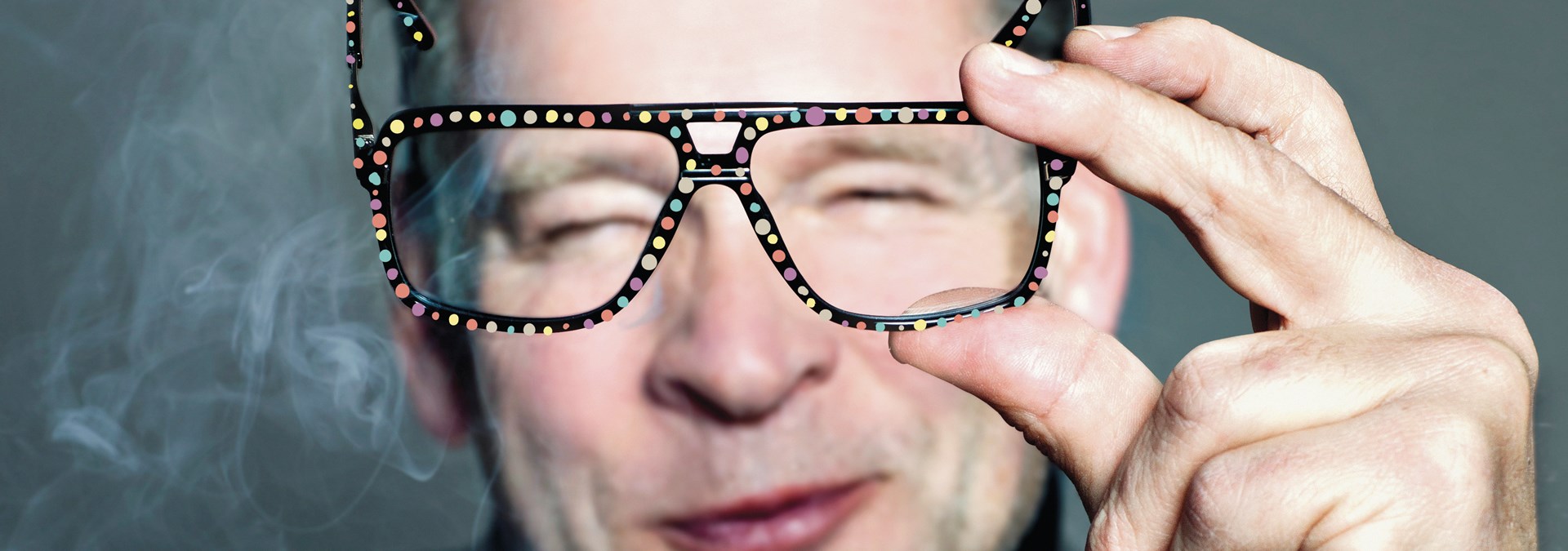 Dec03 KZ Erik Van Muiswinkel Drs. P, The Party F Curly & Straight PF Vierkant