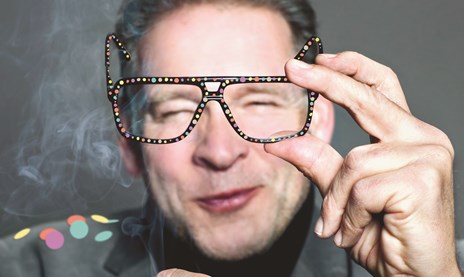 Dec03 KZ Erik Van Muiswinkel Drs. P, The Party F Curly & Straight PF Staand