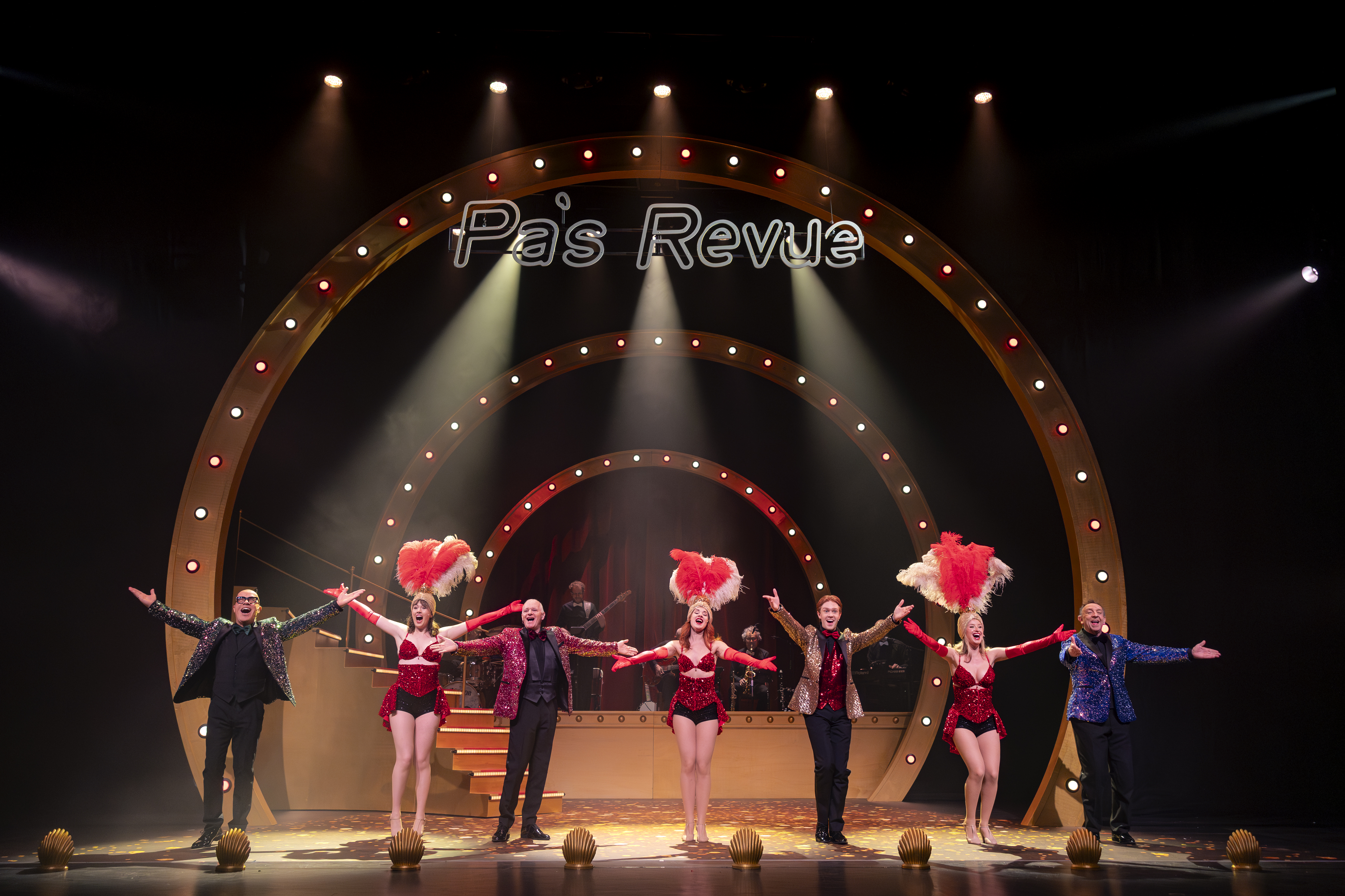 Mrt28 GZ Ons Pap Wil Bij De Revue F AV Fotoreportages SF02