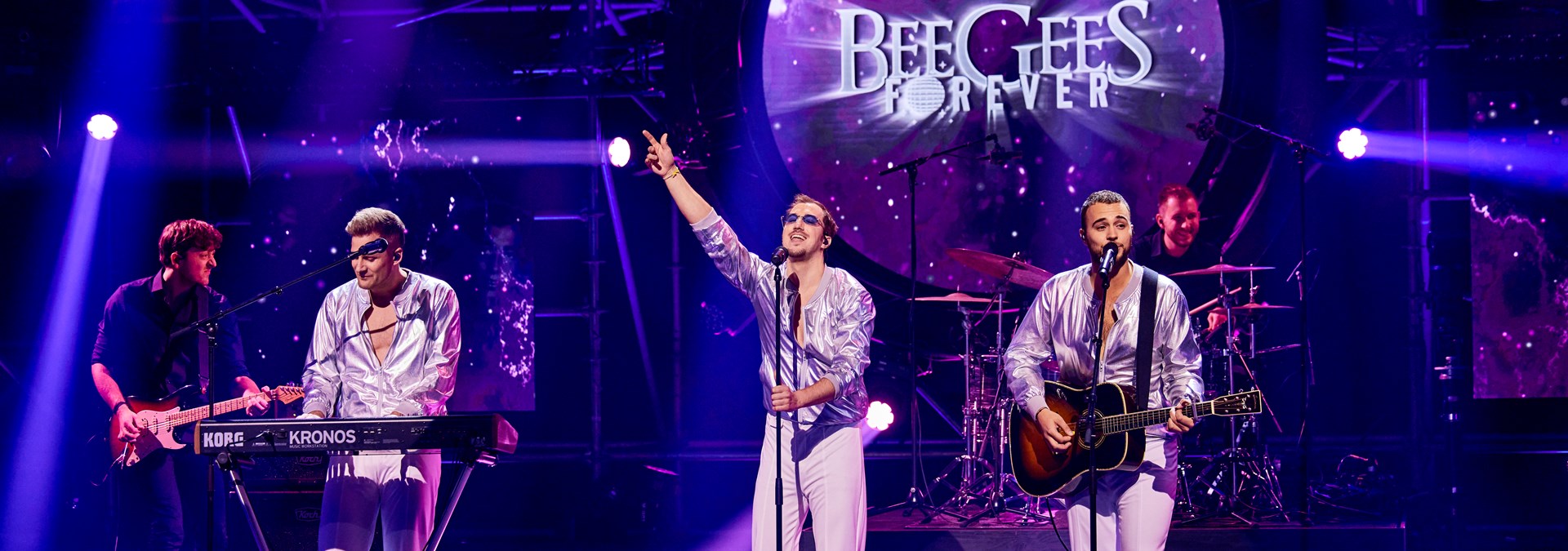 Nov06 GZ Bee Gees Forever F William Rutten SF2