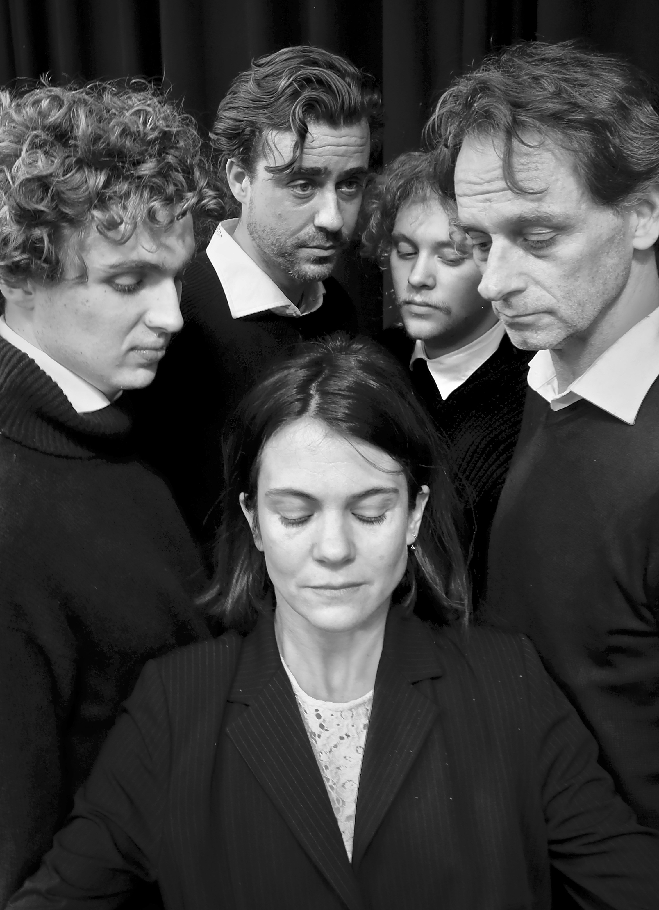 Mrt07&08 Studio Antigone Ivanov Staand Zw Groep 3 PF