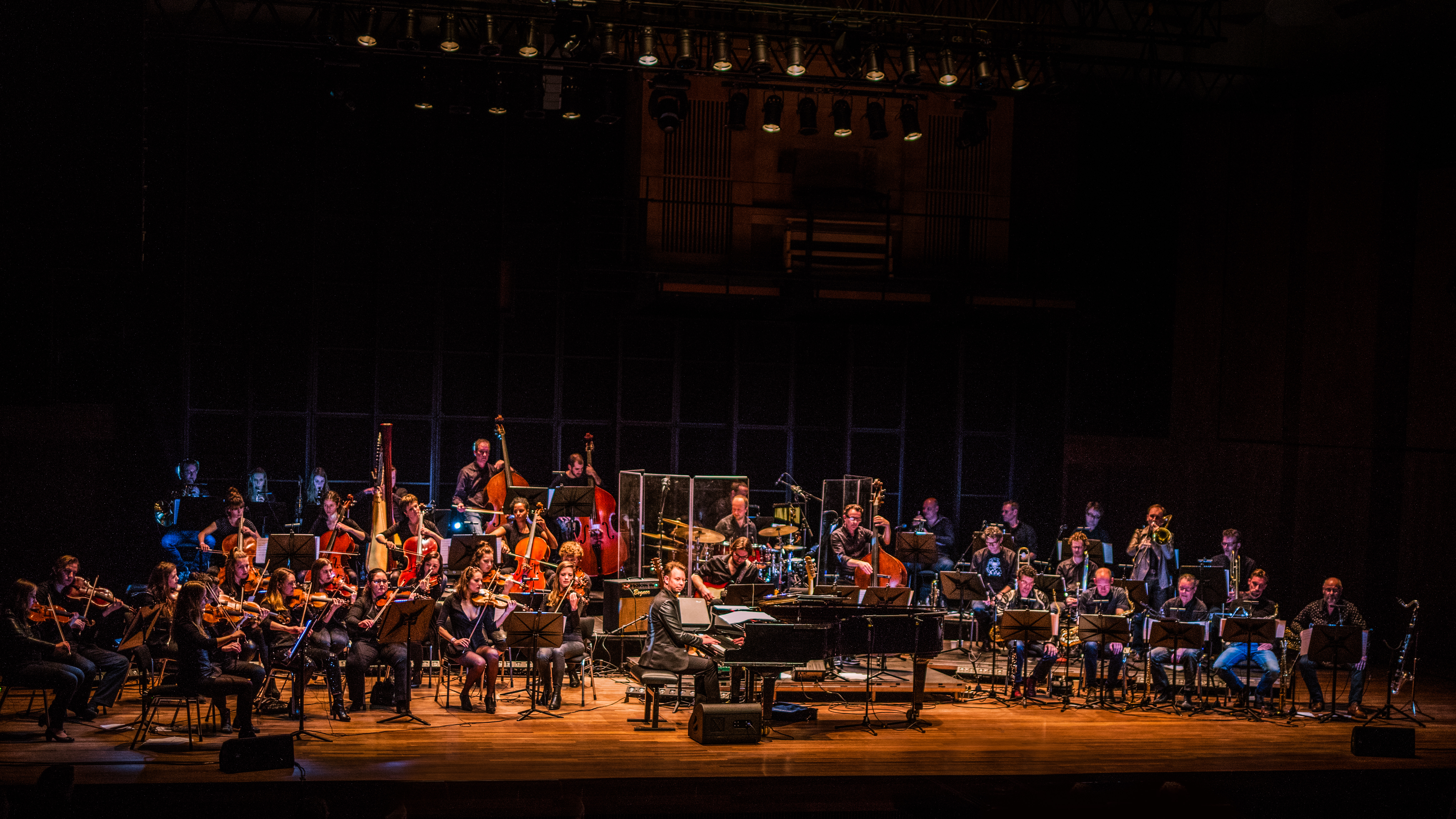 Mei03 GZ Woman In Love Orkest