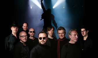 Mei08 GZ The Legends Remastered; Queen F Andre Dieterman PF Liggend