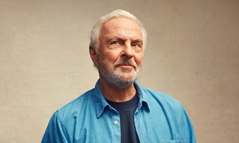Apr09 GZ Huub Stapel Mannen Komen Komen Van Mars, Vrouwen Van Venus F Bram Willems PF Liggend