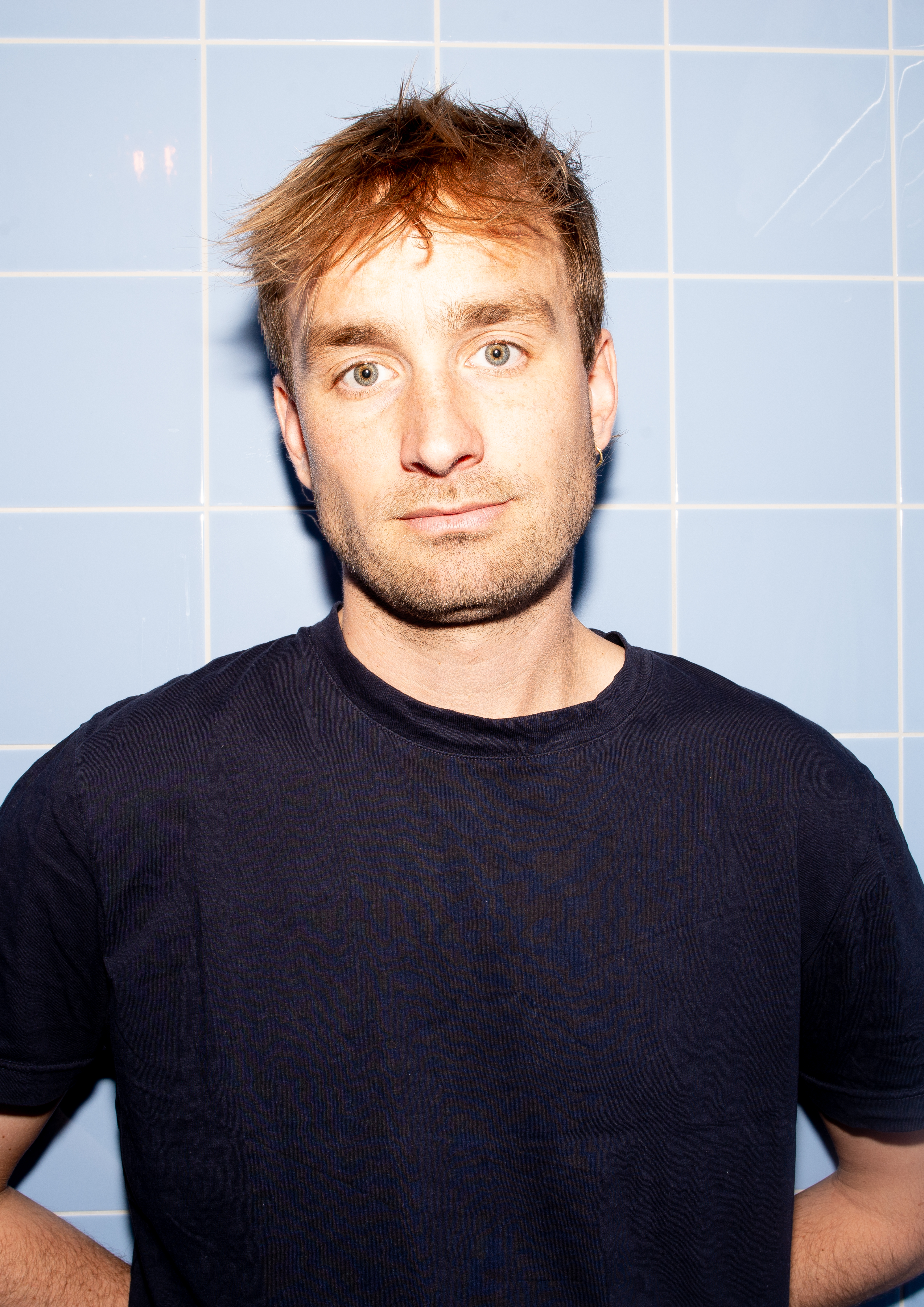 Jul01 DL Ron Van Zalmsaus Een Beetje Vies Met Z'n Drieën PF (C) Marjolein Van Damme