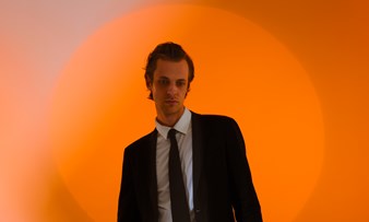 Feb28 KZ David Linszen Striptease Van De Dood F Lonneke Van Der Palen PF LR Vierkant