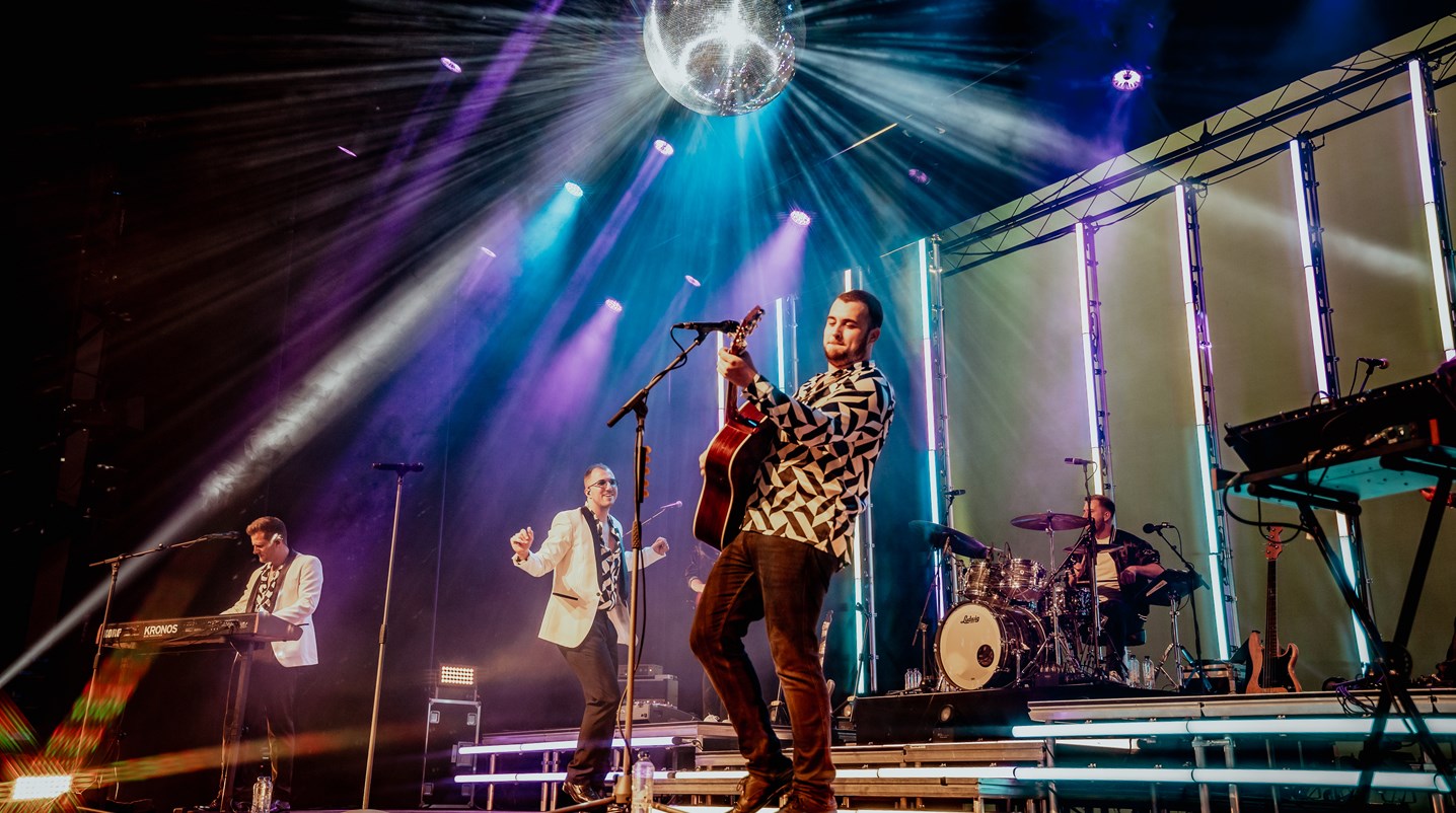 Nov06 GZ Bee Gees By MAINCOURSE You Should Be Dancing F SHOTBYPHAE SF (12)