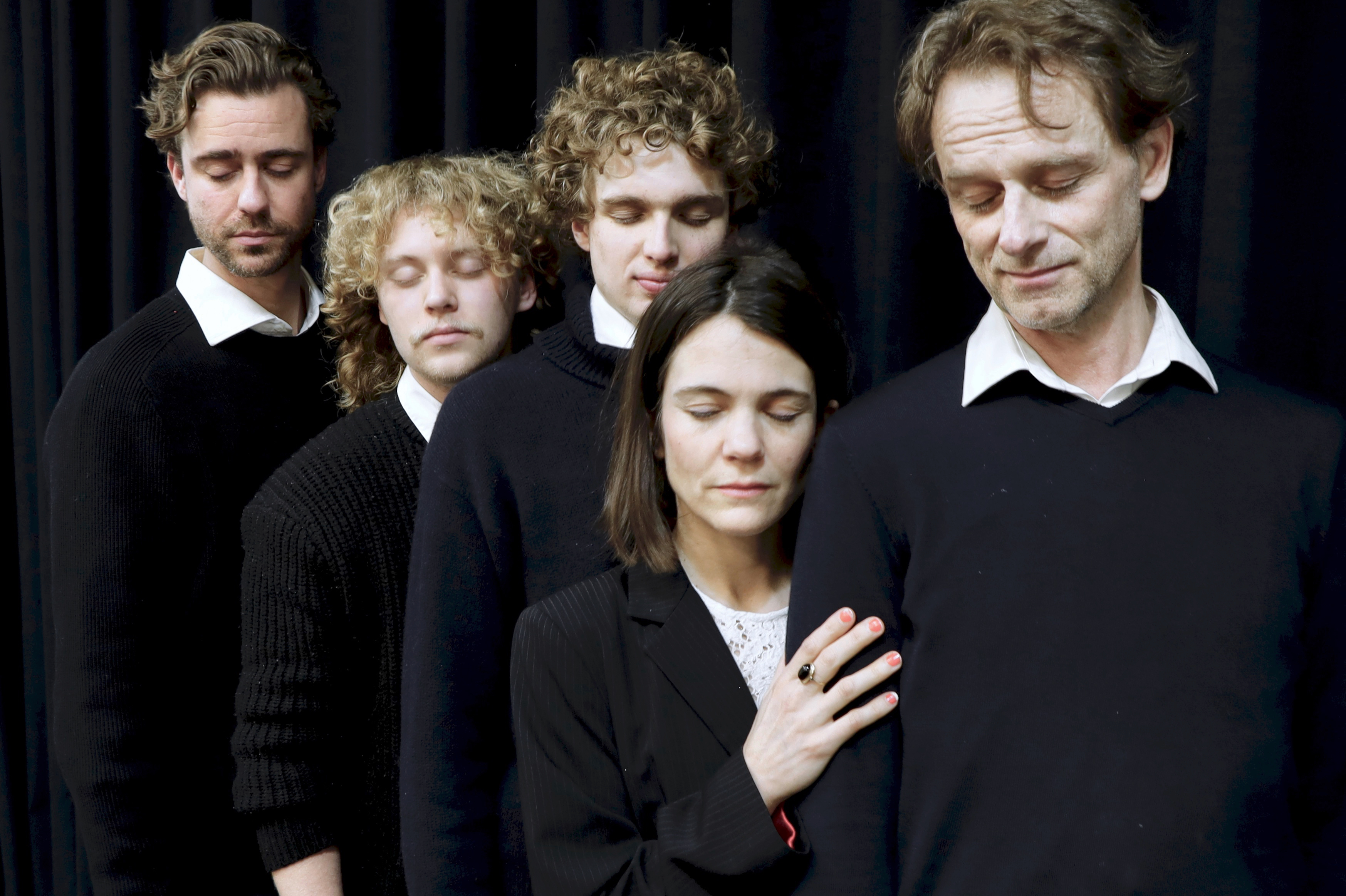 Mrt07&08 Studio Antigone Ivanov Liggend Kl Groep PF (1)