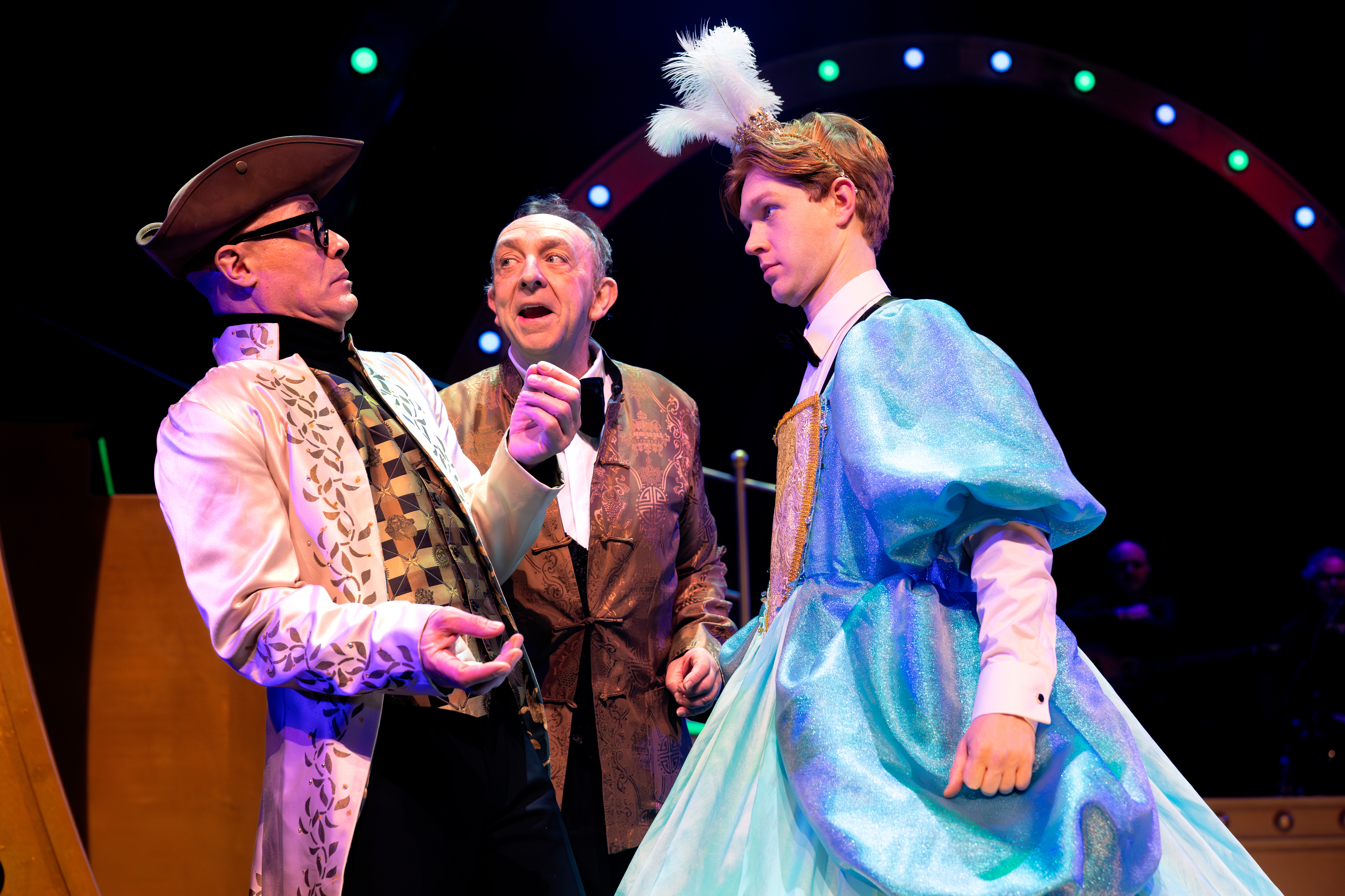 Mrt28 GZ Ons Pap Wil Bij De Revue F AV Fotoreportages SF08