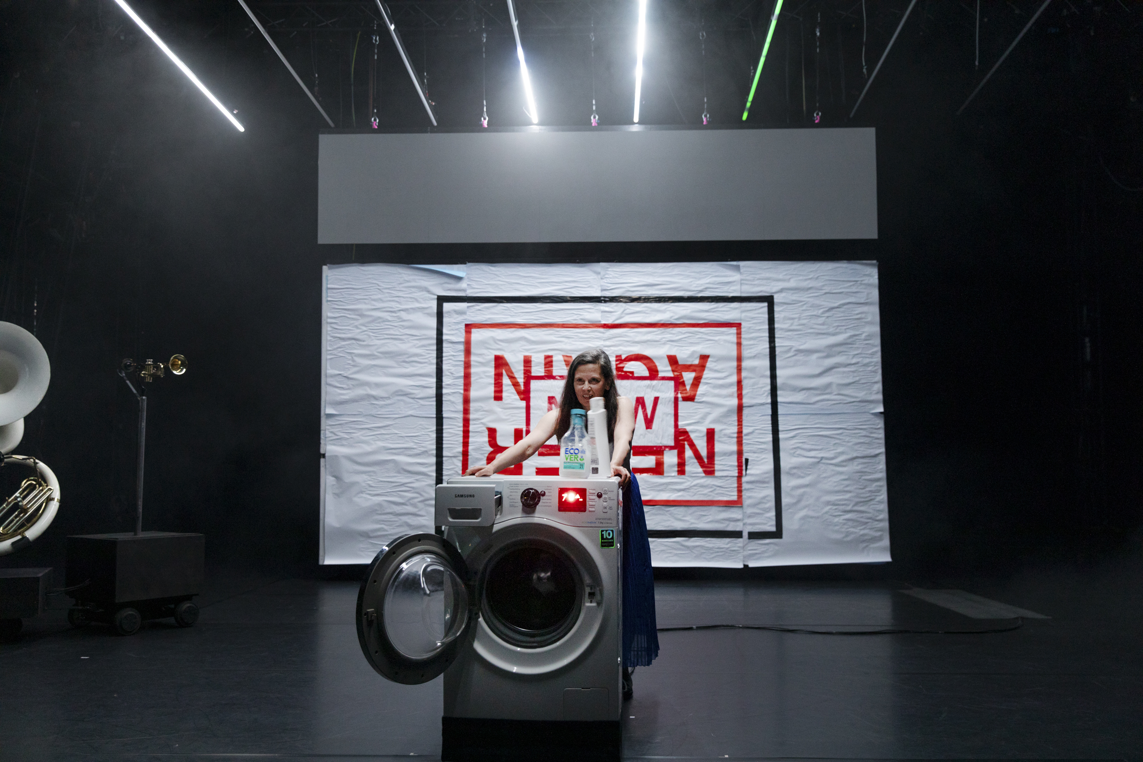 Mei12 KZ Studio Julian Hetzel Three Times Left Is Right F Nurith Wagner Strauss SF02