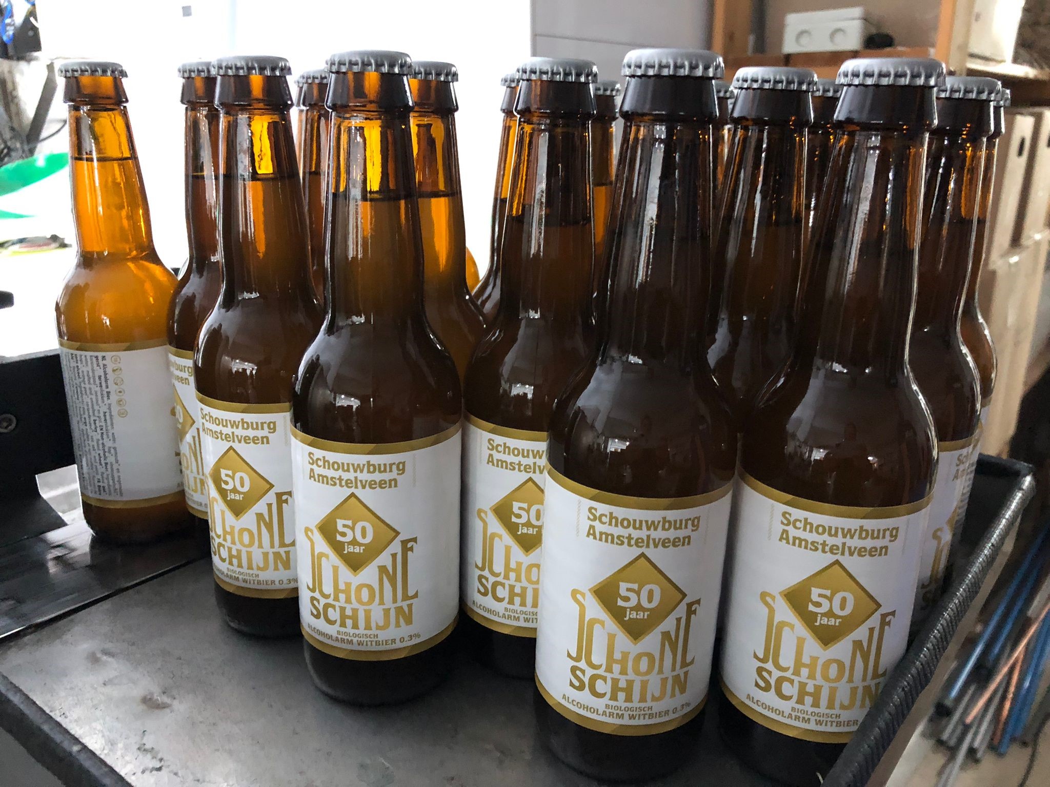 Beeld Flessen Gereed