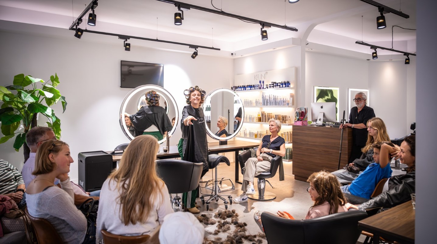 Verhalenparade Schouwburg Amstelveen Bij De Kapper F Joanna Vunderink Photography